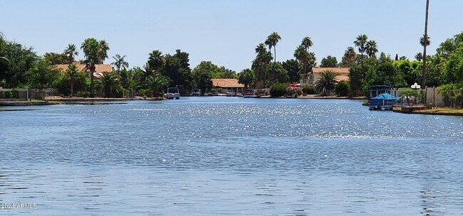 Building Photo - 10945 W Poinsettia Dr