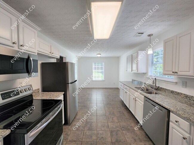 Building Photo - 4977 Hudson Rd