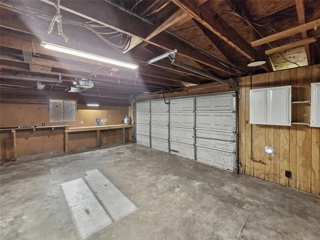 Building Photo - 1302 Westward Ave