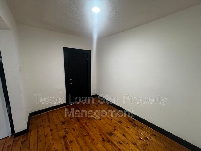 Building Photo - 1504 Luzon St