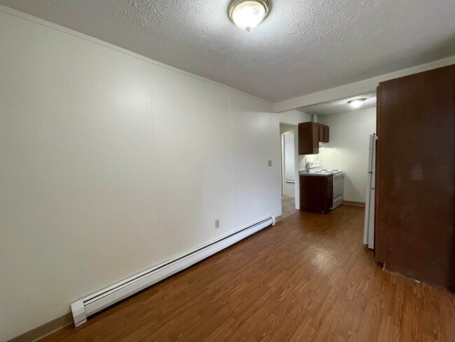 Building Photo - 3981 Brown Ave