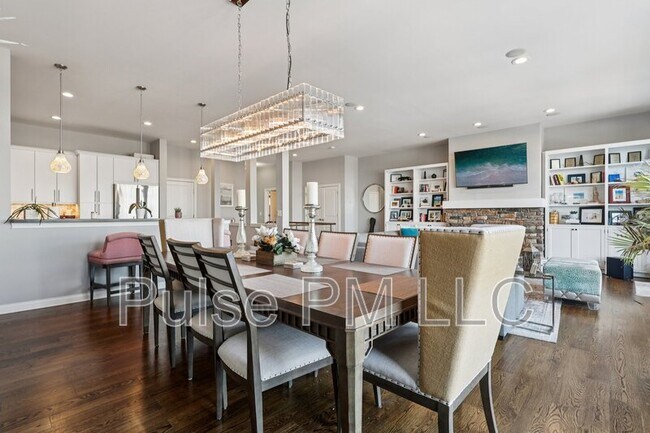 Building Photo - 1226 Grays Peak