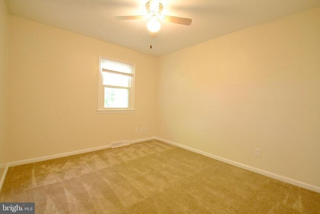 Building Photo - 22426 Greenview Ct