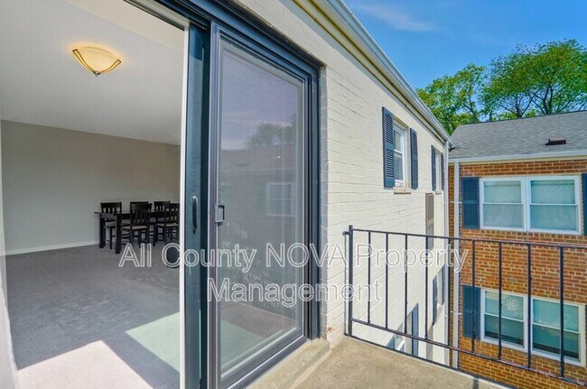 Building Photo - 438 N Armistead St