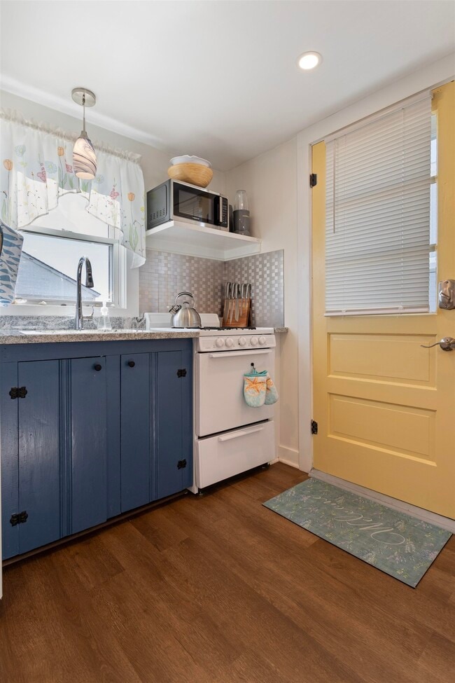 Building Photo - 23 Diane Ln