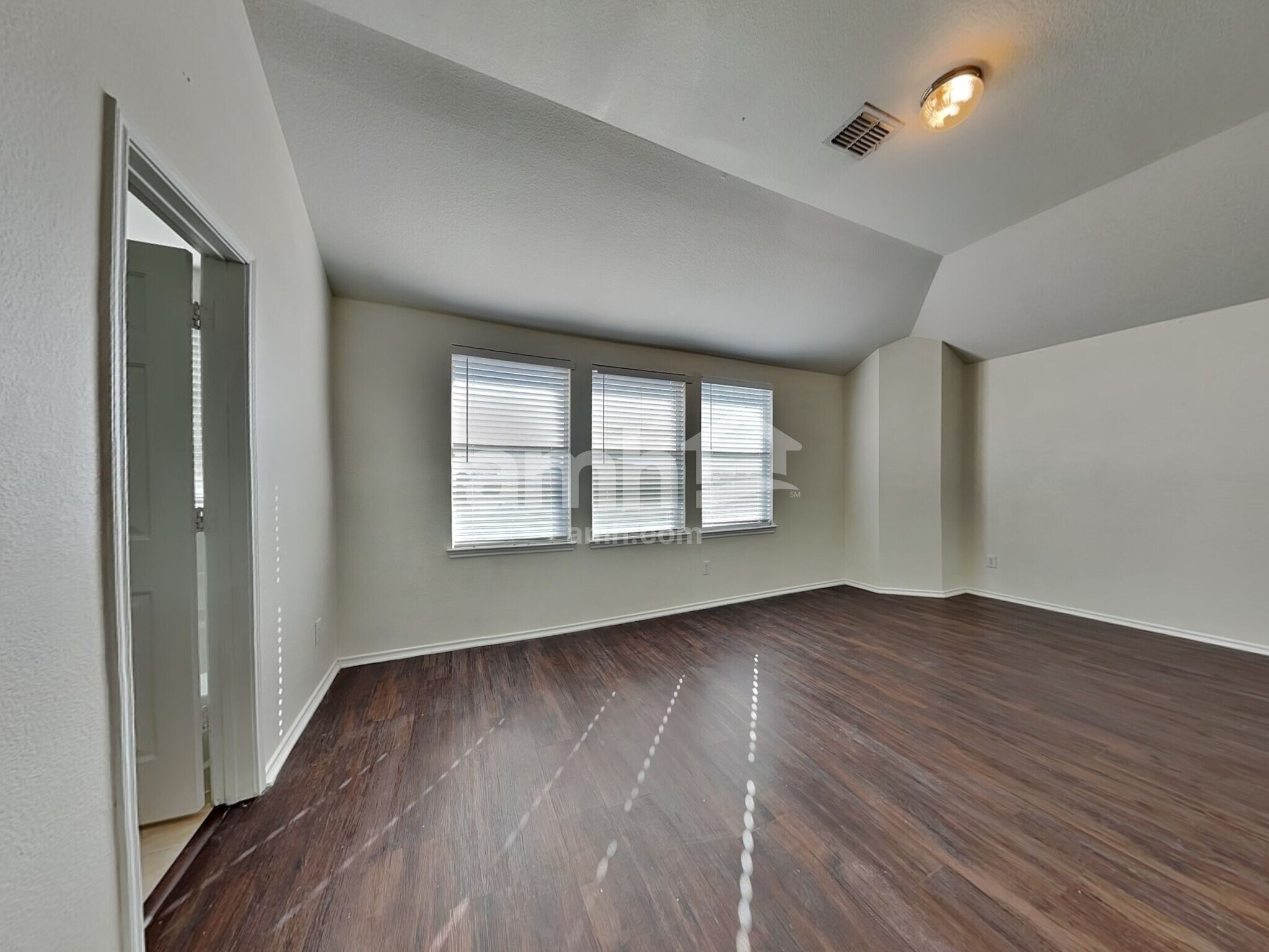 Building Photo - 2101 Hanakoa Falls Dr