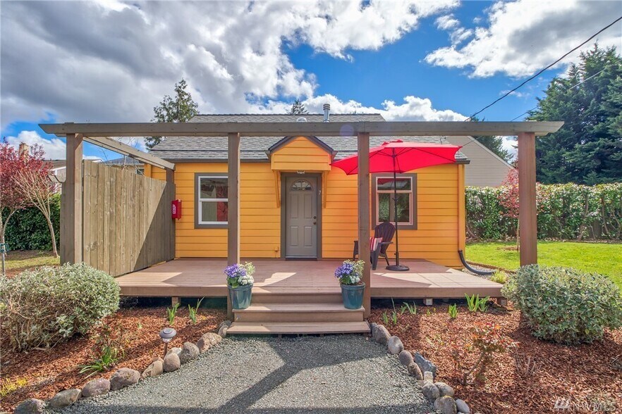 Building Photo - 719 Division St NW