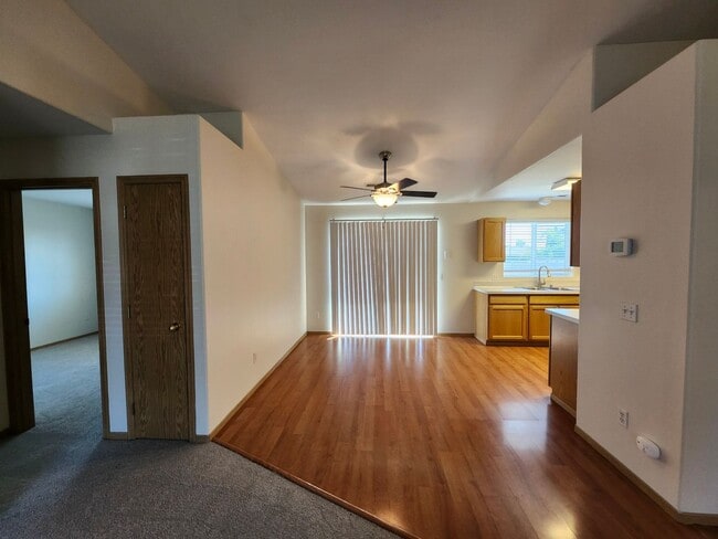 Building Photo - Beautiful Pasco Home w/Peaceful Backyard