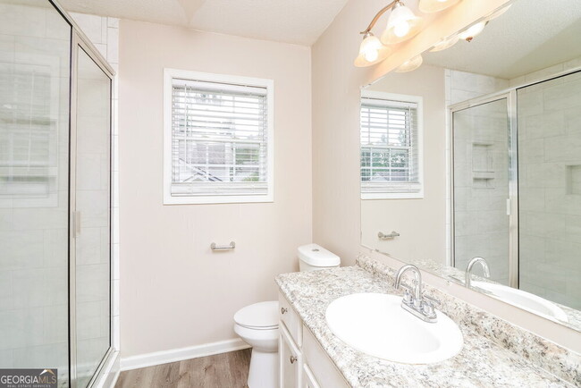 Building Photo - 425 River Trace Dr