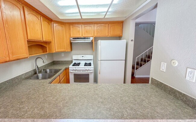 Building Photo - 861 Mola Vista Way