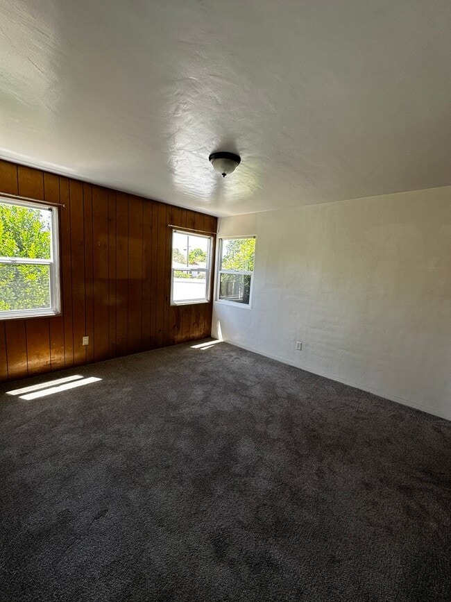 Building Photo - Charming Southside Home