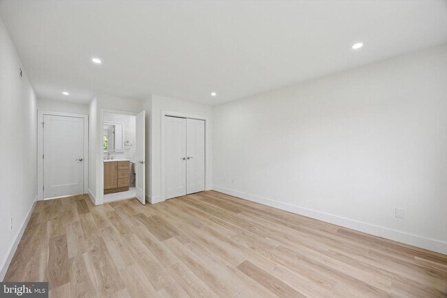 Building Photo - 510 Bradley Ct