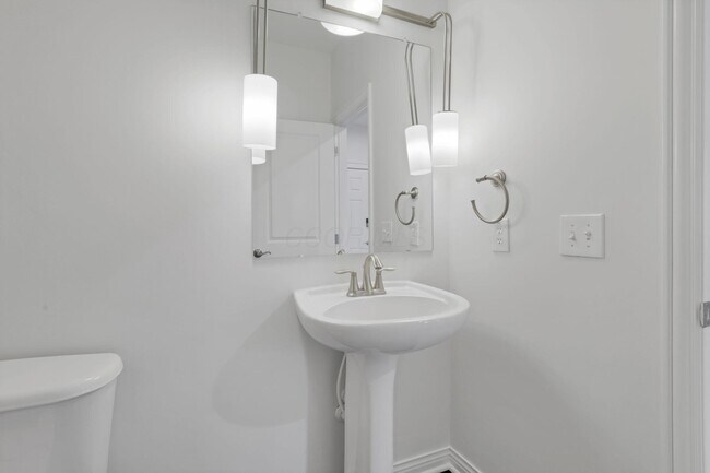 Building Photo - 7090 Dean Farm Rd