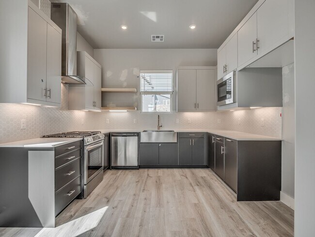 Building Photo - Beautiful New Construction Home in Edmond/...