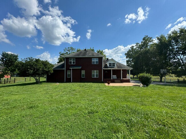 Building Photo - For Lease - 4 Bed, 3.5 Bath, 3250 sqft Home in Mt. Juliet (Gladeville)