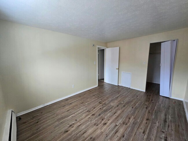 Building Photo - 14815 Euclid Ave