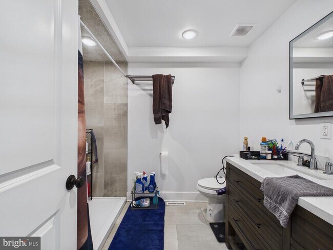 Building Photo - 256 N 32nd St