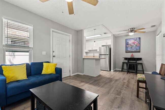 Building Photo - 923 E 12th Ave