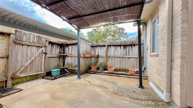 Building Photo - 6438 Alisa Ln