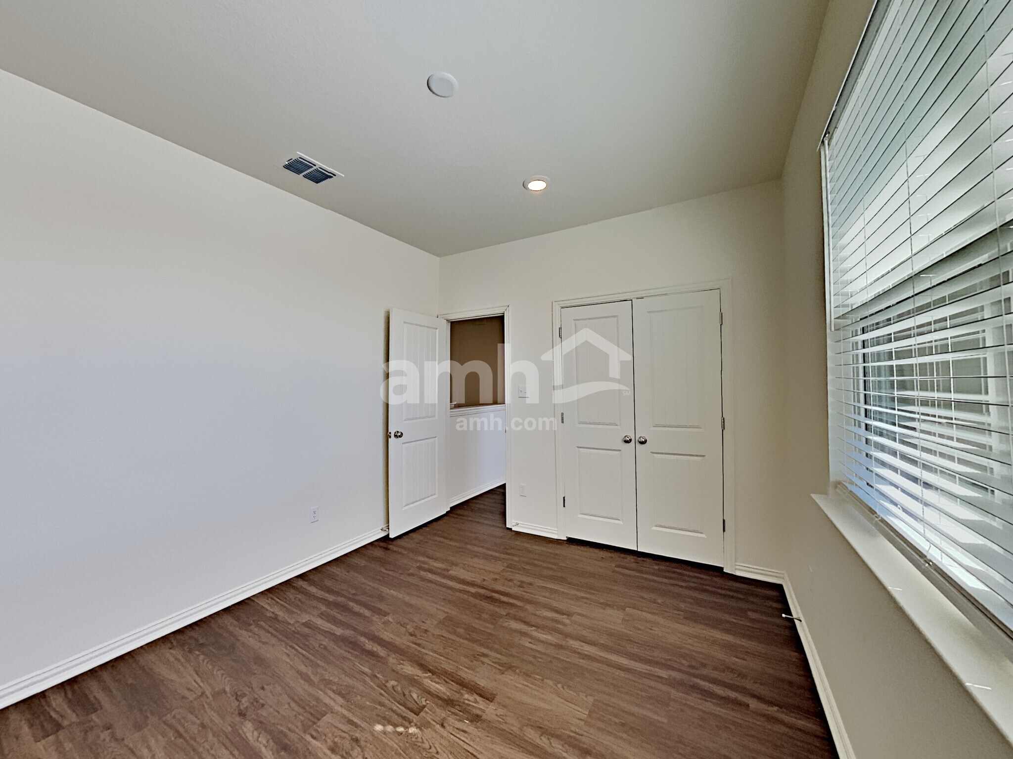 Building Photo - 2709 Meadowood Heights
