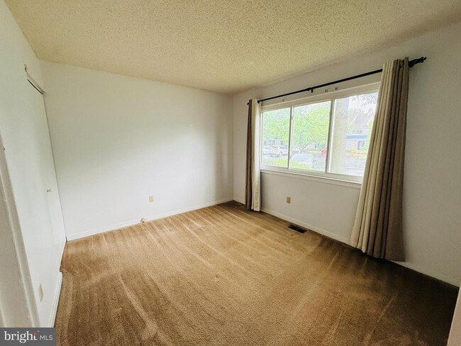 Building Photo - 835 Chanticleer