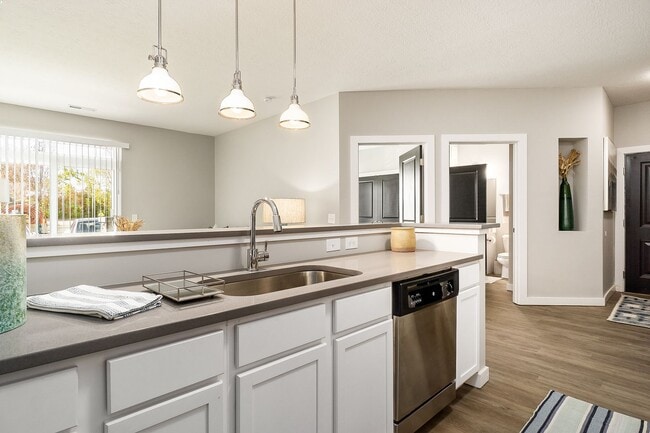 Interior Photo - Powell Crossing