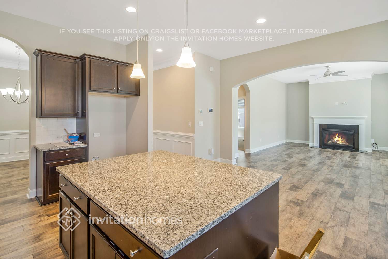 Building Photo - 1400 Thessallian Ln