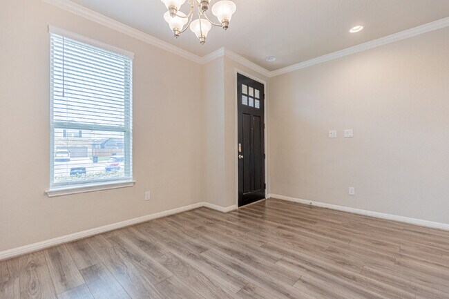 Building Photo - 6631 Gentry Farm