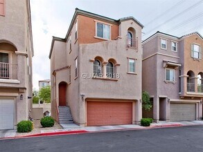 Building Photo - OUTSTANDING 3 BEDROOM HOME!