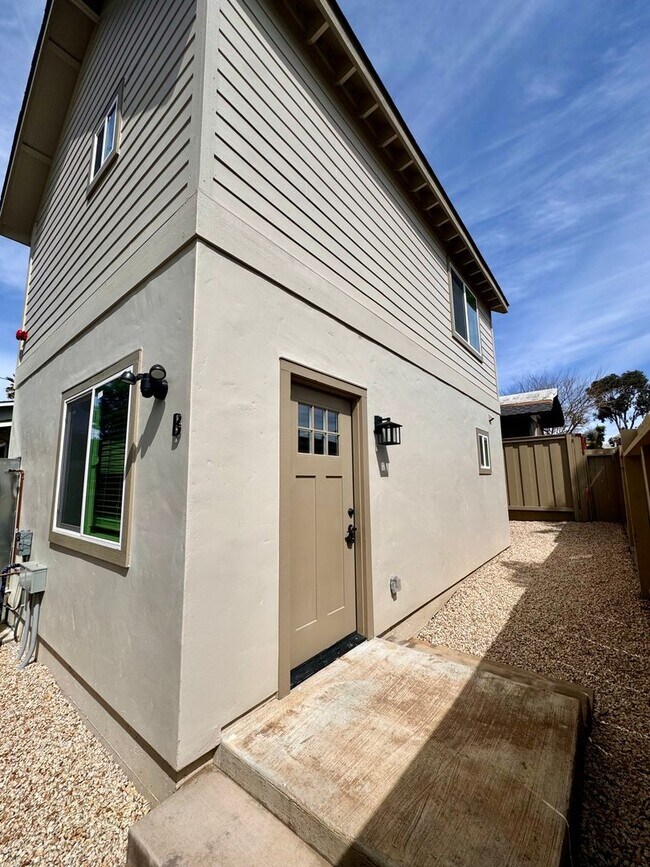 Building Photo - 1268 Prospect St