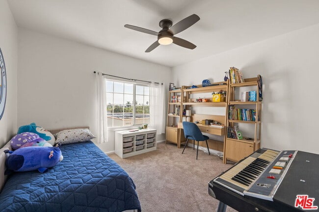 Building Photo - 1556 S Ogden Dr