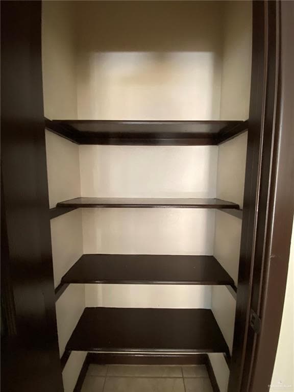 Building Photo - 31 W Daffodil Ave