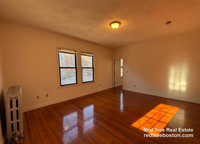 Building Photo - 163 Strathmore Rd