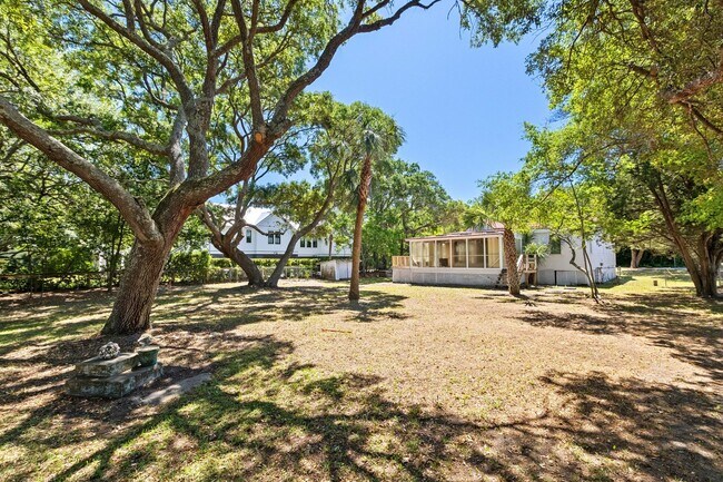 Building Photo - Sullivans Island Historic Charmer