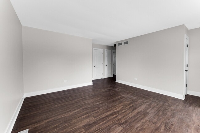 Building Photo - 816 Mackinaw Ave