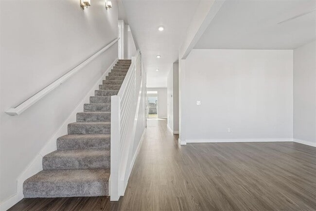 Building Photo - 520 NW 176th Terrace