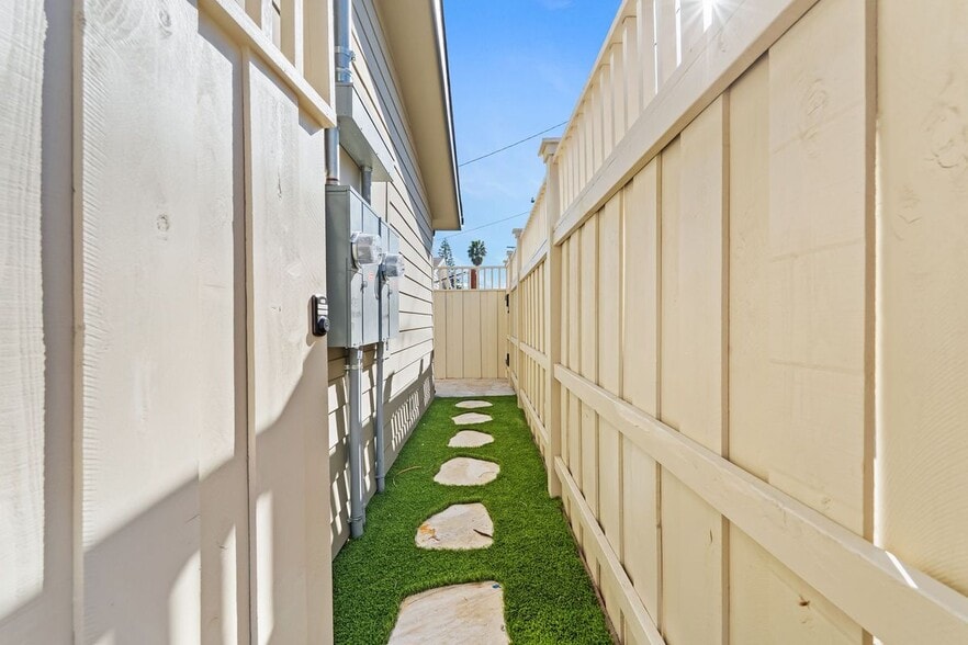 Building Photo - 4787 Panorama Dr