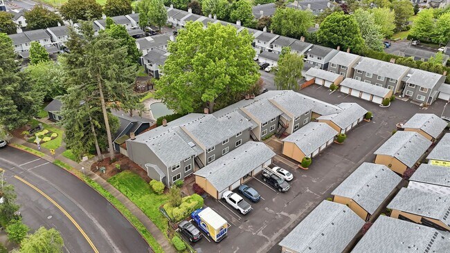 Building Photo - Charming Updated Condo in Great Location