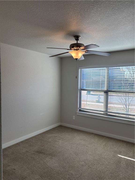 Building Photo - 512 Vee St