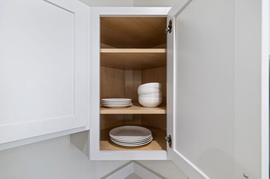 Building Photo - 5069 Peachtree Ave