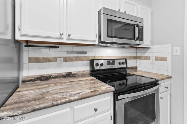 Building Photo - 7313 Pebblebrook Dr