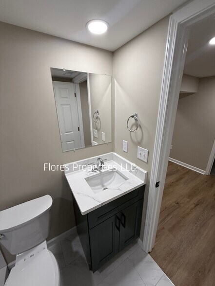 Building Photo - 1136 Pauline Ave