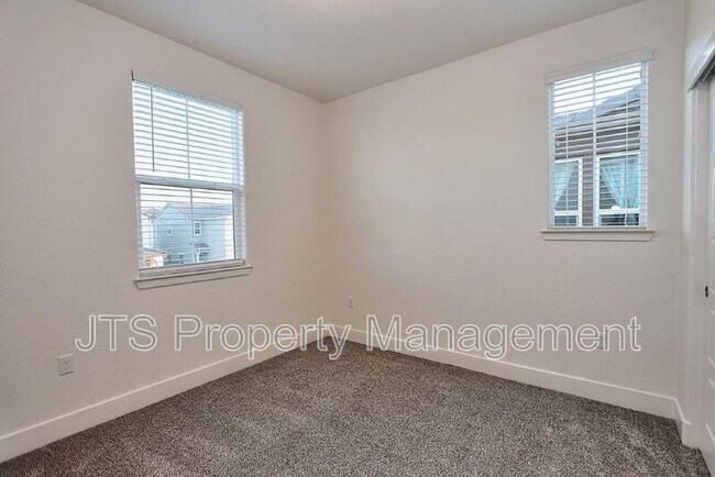Building Photo - 3513 Birdland Ave