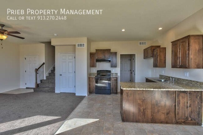 Building Photo - 318 N Ferrel St