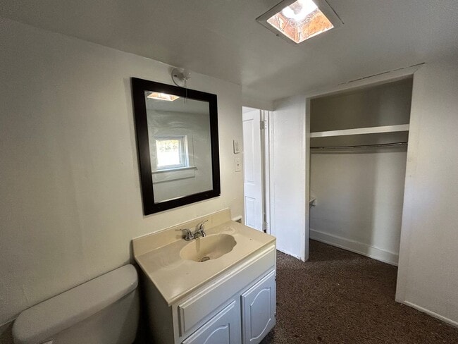 Building Photo - 210 S 4th St