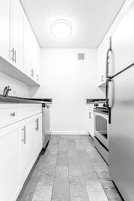 Building Photo - 2600 Netherland Ave