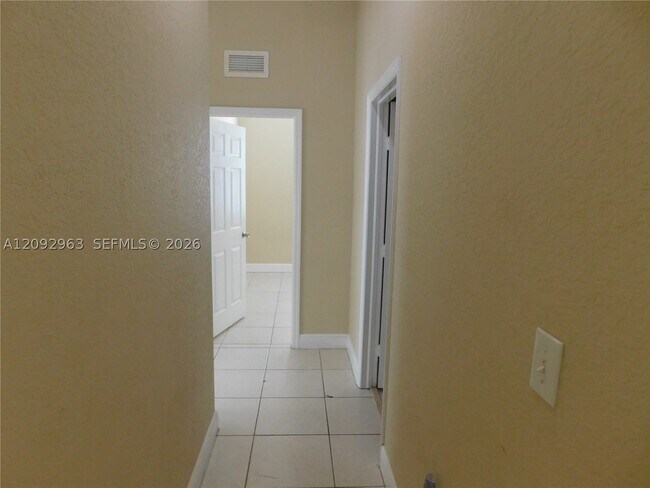 Building Photo - 21800 SW 184th Ave