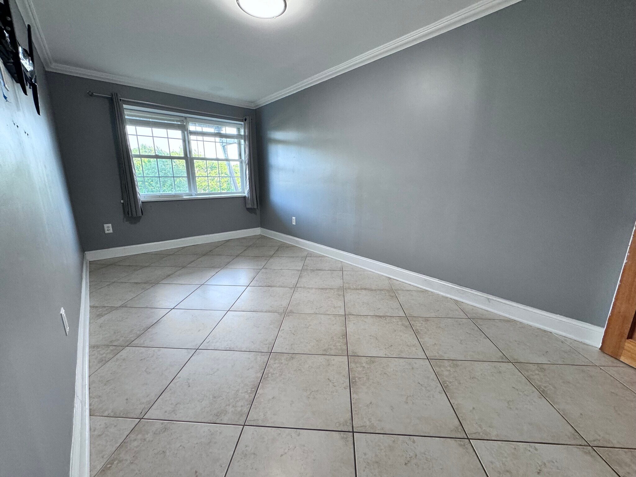 Building Photo - 412 Sommerville Plz