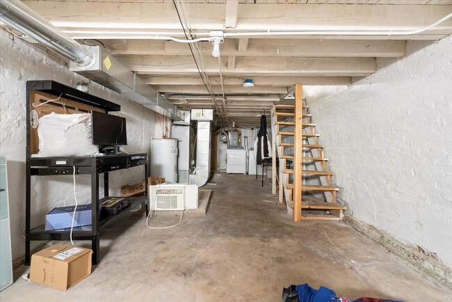 Building Photo - Stylish & Spacious 2 Bed, 1 Bath Home