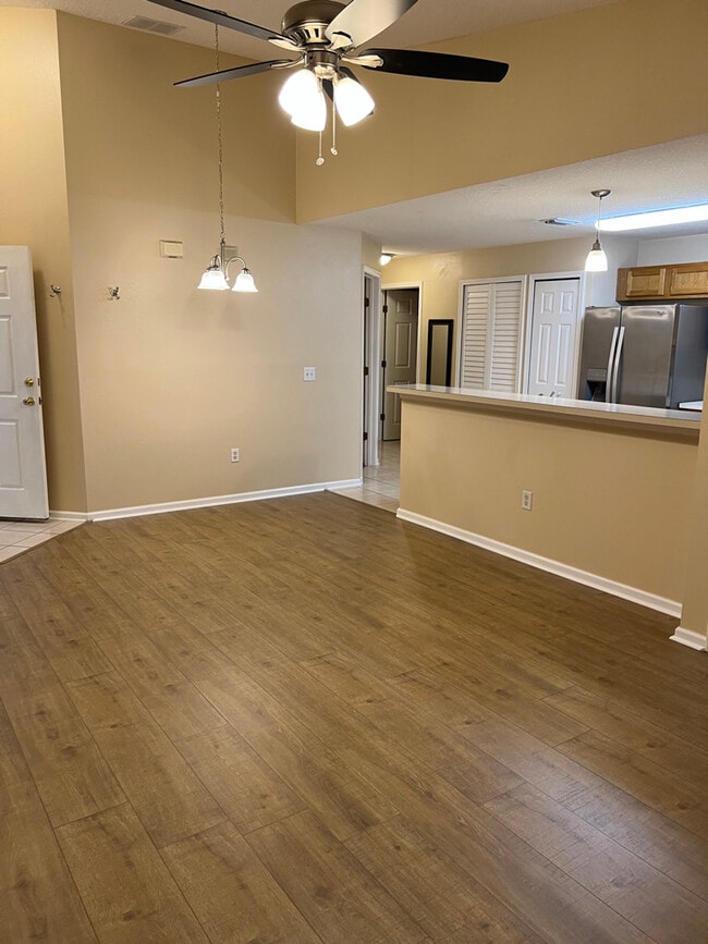 Building Photo - 6094 Maggies Cir